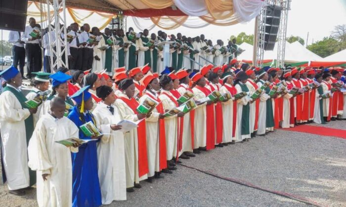 Tín đồ Cơ Đốc Giáo ở Nigeria mừng Lễ Giáng Sinh bất chấp nguy cơ bị khủng bố
