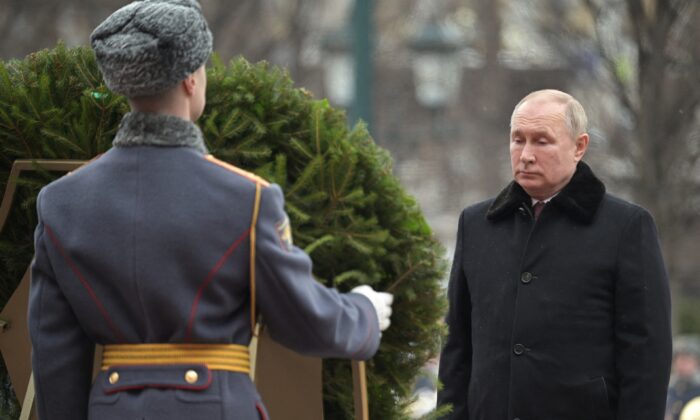 Tổng thống Putin yêu cầu quân đội Ukraine giải giáp vũ khí, lật đổ lãnh đạo