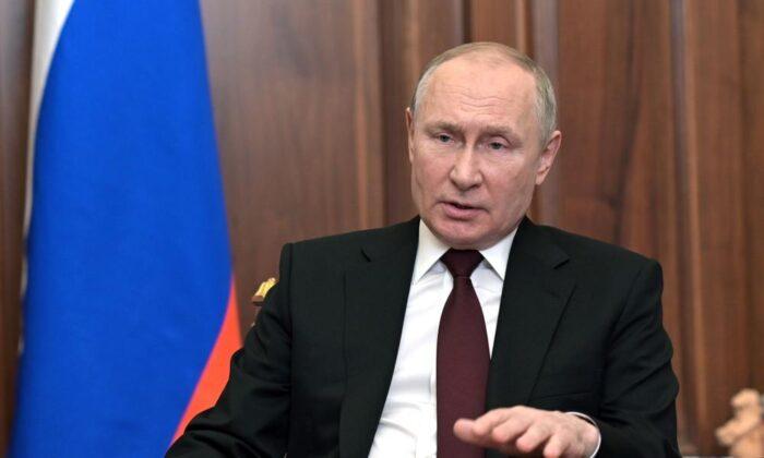 Tổng thống Putin tuyên bố tiến hành ‘chiến dịch quân sự đặc biệt’ ở Ukraine