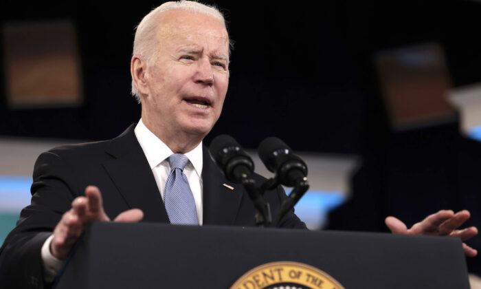 Tổng thống Biden khẳng định lạm phát cao sẽ giảm vào cuối năm 2022