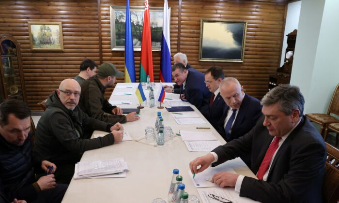 Vòng đàm phán thứ ba giữa Nga-Ukraine sẽ diễn ra vào ngày 07/03