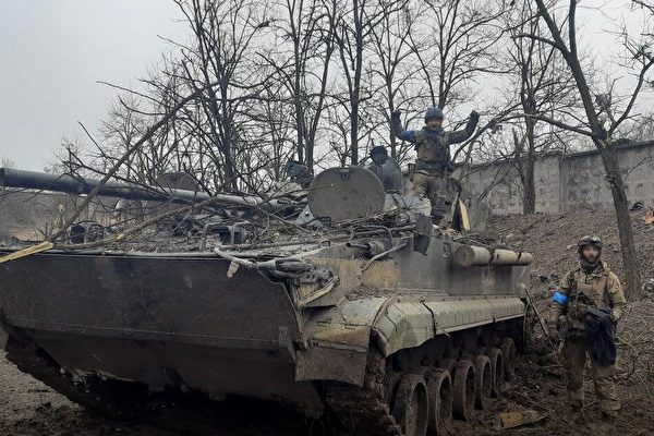Hàng nghìn hỏa tiễn đã được bắn, quân đội Nga có từ bỏ Kyiv?