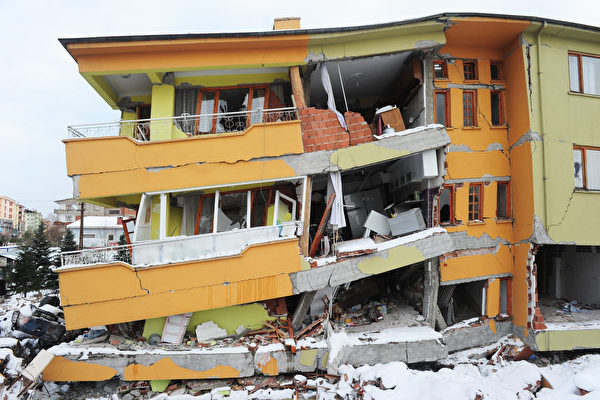 Khi xảy ra động đất có nên lập tức chạy ra khỏi nhà? 4 hành vi nguy hiểm cần chú ý