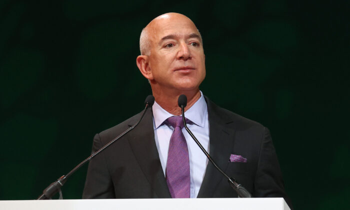 Jeff Bezos lo ngại về ảnh hưởng của Trung Quốc đối với Twitter sau khi ông Musk tiếp quản