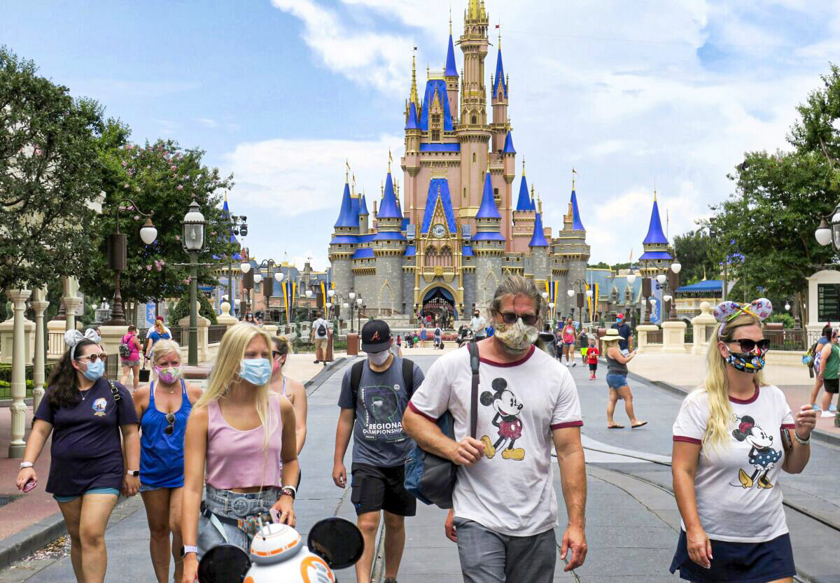 Disney đã mất 34 tỷ USD giá trị từ khi tham gia vào cuộc chiến văn hóa với Florida