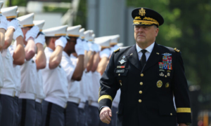 Tướng Milley cảnh báo học viên tốt nghiệp West Point về khả năng xảy ra chiến tranh với Nga và Trung Quốc