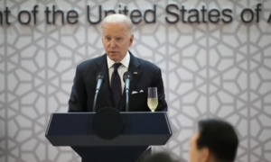 Tổng thống Biden thông qua gói viện trợ 40 tỷ USD cho Ukraine