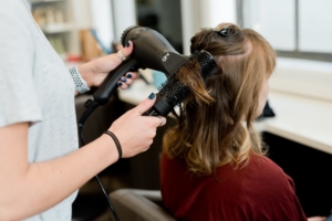 4 bí quyết sấy tóc tránh hư tổn cho mái tóc của bạn