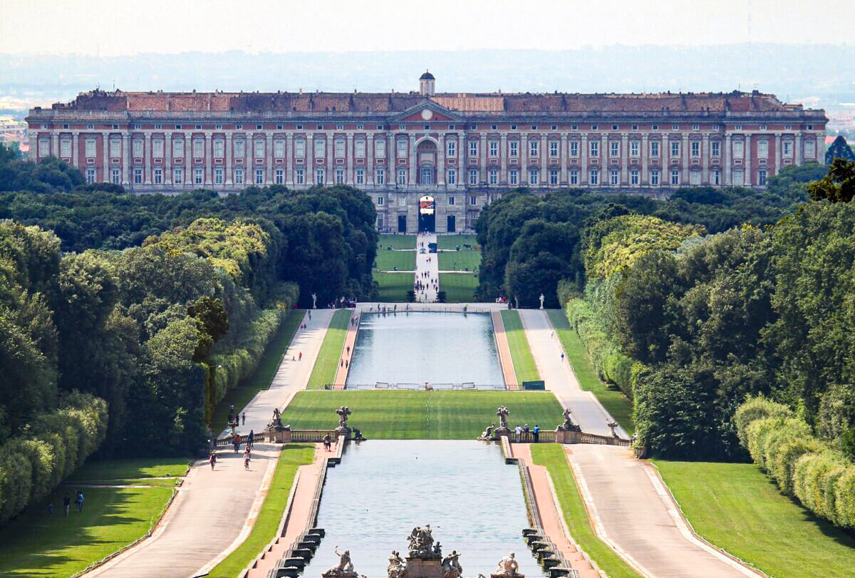 Cung điện Hoàng gia lớn nhất thế giới: Caserta, nước Ý