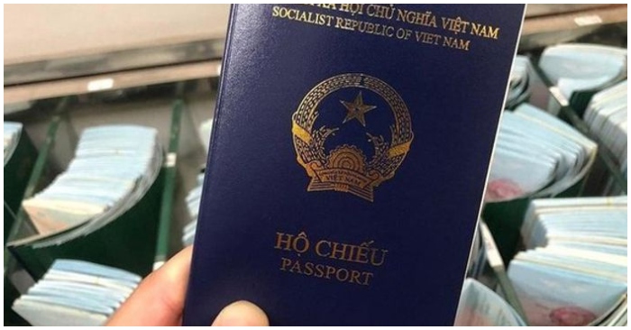 Tin Việt Nam ngày 12/08: Quốc gia thứ 4 dừng công nhận hộ chiếu mẫu mới, thông tin mới liên quan đến 2 nghệ sĩ bị bắt ở Tây Ban Nha