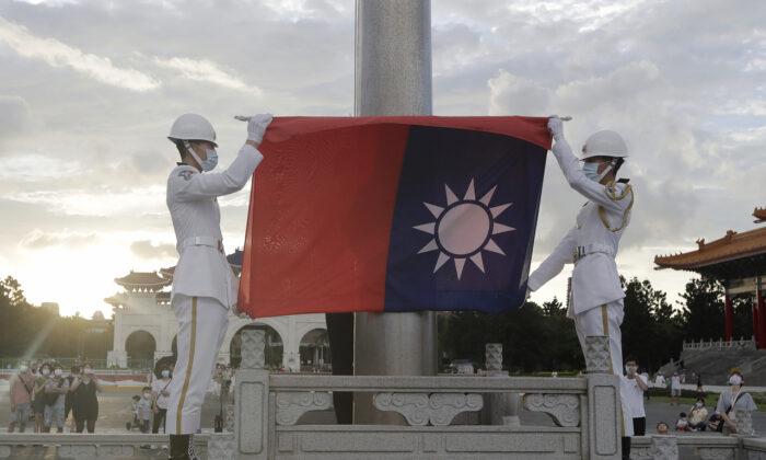 Thăm dò ý kiến: Gần một nửa số người Úc ủng hộ việc gửi quân đến bảo vệ Đài Loan