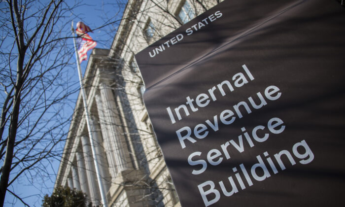 IRS: Khoản hoàn thuế cho hàng triệu người Mỹ có thể ít hơn trong năm nay