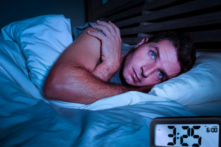 Dậy sớm lúc 1-3 giờ sáng? Nguyên nhân có thể do lá gan! (Shutterstock)