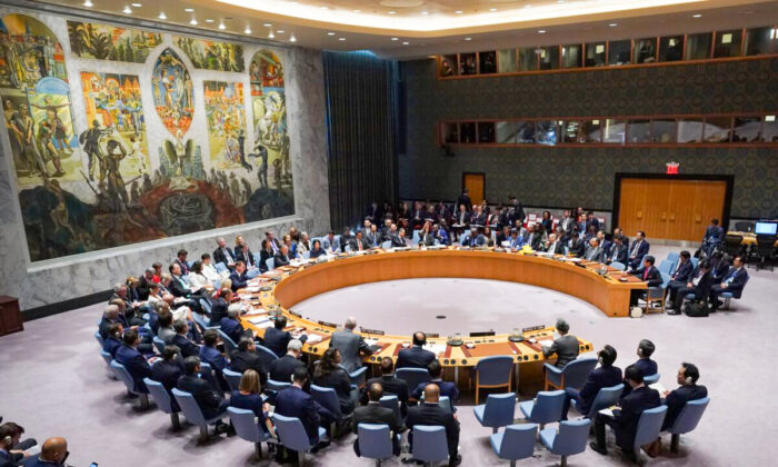 Các thành viên của Hội đồng Bảo an Liên Hiệp Quốc tập trung cho một cuộc họp tại trụ sở Liên Hiệp Quốc ở thành phố New York, hôm 27/09/2018. (Ảnh: Don Emmert/AFP/Getty Images)
