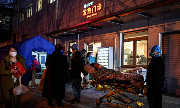 Trung Quốc: Nhiều cơ quan chính quyền tạm thời đóng cửa vì số ca nhiễm COVID tăng mạnh