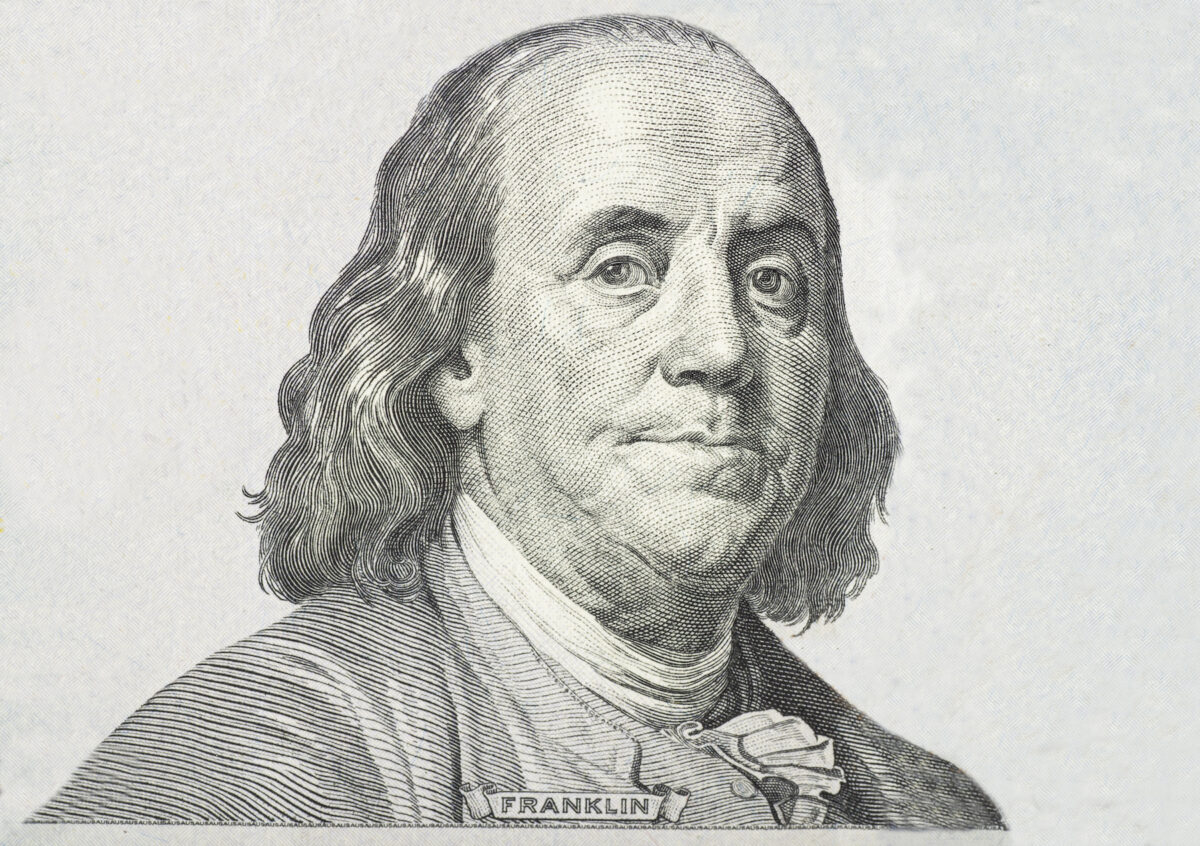 Trong thiết kế đồng xu Fugio của mình, ngài Benjamin Franklin đã đưa vào đó những lý tưởng thuở sơ khai của Mỹ quốc mà bản thân ông gìn giữ với tư cách là một chính khách, nhà ngoại giao, nhà khoa học, nhà phát minh, nhà văn, nhà xuất bản, và nhà khoa học chính trị. (Ảnh: Liudacorolewa/Shutterstock)