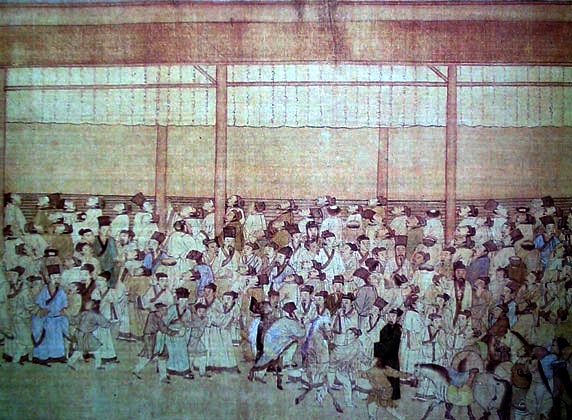 Ông Du Lương Thần mong muốn trở thành một sĩ đại phu, một chức vụ chỉ đạt được thông qua việc thi đỗ khoa cử. Bức họa này là nơi sĩ tử tập trung xem kết quả thi cử, được vẽ bởi họa sĩ Cừu Anh, khoảng năm 1540. (Ảnh: Tài sản công)