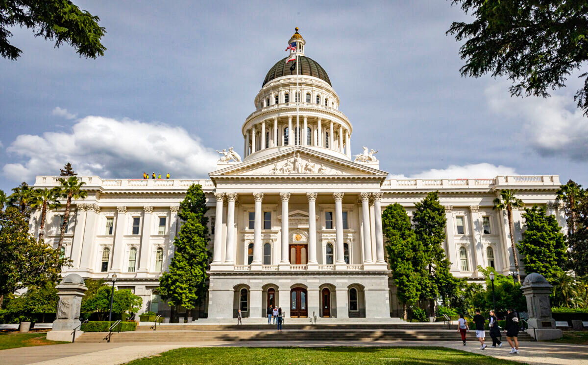Tòa nhà Quốc hội Tiểu bang California ở Sacramento, hôm 18/04/2022. (Ảnh: John Fredricks/The Epoch Times)
