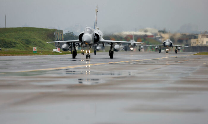 Phi cơ Mirage 2000-5 của Lực lượng Không quân Đài Loan tại Căn cứ Không quân Tân Trúc ở Tân Trúc, Đài Loan, hôm 11/01/2023. (Ảnh: Ann Wang/Reuters)