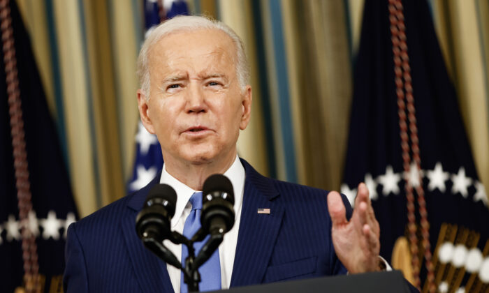 Tổng thống Biden tuyên bố Hoa Kỳ sẽ gửi thiết vận xa M1 Abrams tới Ukraine
