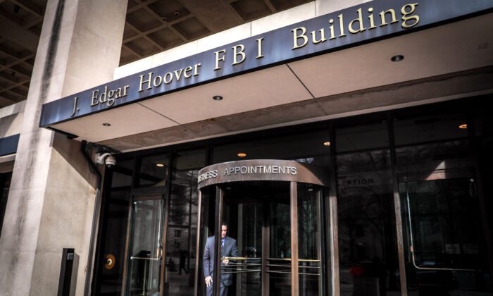 Trụ sở Cục Điều tra Liên bang (FBI) tại Hoa Thịnh Đốn vào ngày 02/01/2020. (Ảnh: Samira Bouaou/The Epoch Times)