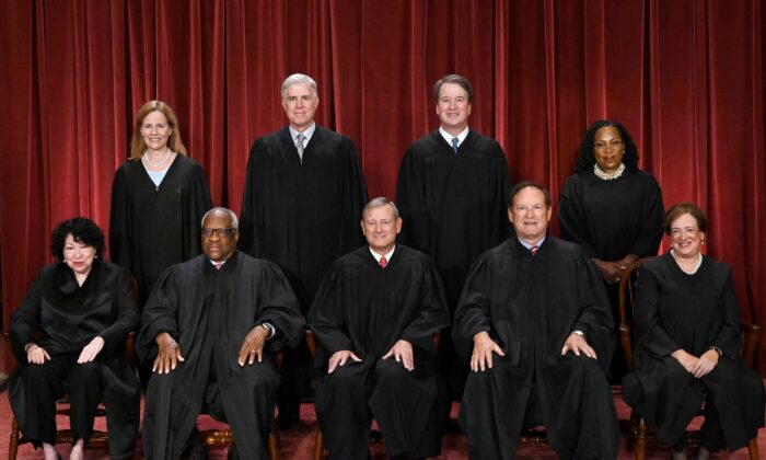 SCOTUS ra phán quyết có lợi cho một tử tù, gây chia rẽ cho các thẩm phán theo phái bảo tồn truyền thống