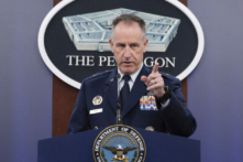 Tham vụ Báo chí Ngũ Giác Đài, Chuẩn tướng Pat Ryder, tổ chức một cuộc họp báo tại Ngũ Giác Đài ở Arlington, Virginia, vào ngày 18/10/2022. (Ảnh: Kevin Dietsch/Getty Images)