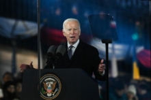 Tổng thống Hoa Kỳ Joe Biden có bài diễn văn tại Royal Castle Arcades ở Warsaw, Ba Lan, hôm 21/02/2023. (Ảnh: Omar Marques/Getty Images)