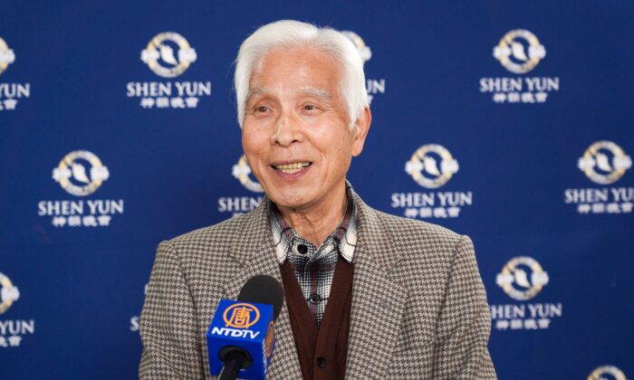 Ông Kawamoto Hideki, chủ tịch của một công ty phát triển hệ thống y khoa, tham dự chương trình của Đoàn Nghệ Thuật Biểu Diễn Shen Yun tại Trung Tâm Văn Hóa Toàn Diện Kawaguchi Lilia tại thành phố Kawaguchi, Nhật Bản vào ngày 17/01/2023. (Ảnh: Annie Gong / The Epoch Times)