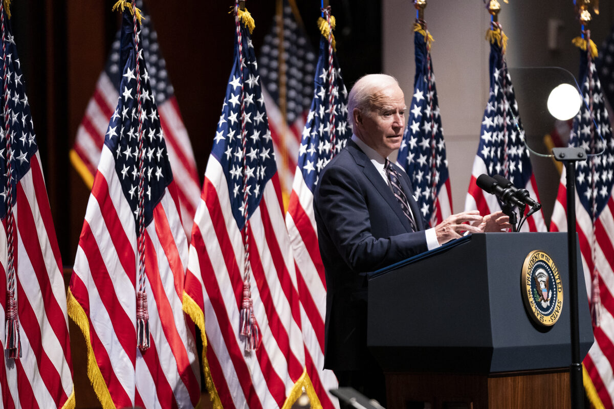 Tổng thống Joe Biden có bài diễn văn trong Bữa sáng Cầu nguyện Quốc gia tại Điện Capitol Hoa Kỳ hôm 03/02/2022, ở Hoa Thịnh Đốn. (Ảnh: Greg Nash/Pool/Getty Images)