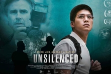 Một tấm áp phích của bộ phim gay cấn “Unsilenced” (Không Thể Lặng Im), cho thấy những ngày đầu của cuộc đàn áp Pháp Luân Công ở Trung Quốc. (Ảnh: Flying Cloud Productions)