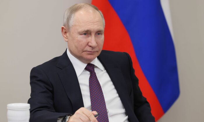 Tổng thống Nga Vladimir Putin tham dự một cuộc họp ở Ulan-Ude, Nga, hôm 14/03/2023. (Ảnh: Mikhail Metzel, Sputnik, Kremlin Pool Photo qua AP)