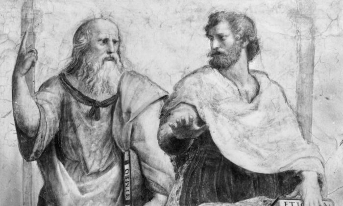 Triết gia Hy Lạp Plato Aristocles (427-347 TCN), và triết gia & khoa học gia Aristotle (384-322 TCN). (Ảnh: Getty Images)