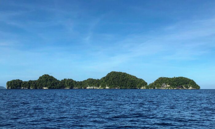 Toàn cảnh quần đảo Rock ở quốc đảo Palau thuộc Thái Bình Dương vào ngày 15/02/2018. - Palau đã kêu gọi quân đội Hoa Kỳ xây dựng các căn cứ trên lãnh thổ của mình, nằm trong khu vực mà Hoa Thịnh Đốn đang đẩy lùi ảnh hưởng ngày càng tăng của Trung Quốc. (Ảnh: Mikhail Flores/AFP qua Getty Images)
