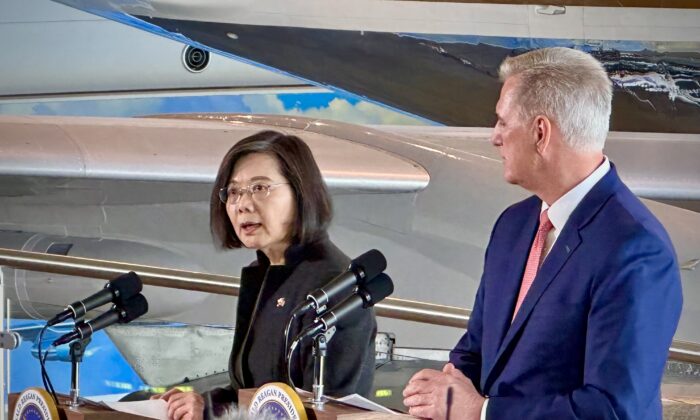 Trước sự đe dọa của ĐCSTQ, Chủ tịch Hạ viện nhấn mạnh mối bang giao mật thiết giữa Hoa Kỳ và Đài Loan trong cuộc gặp lịch sử
