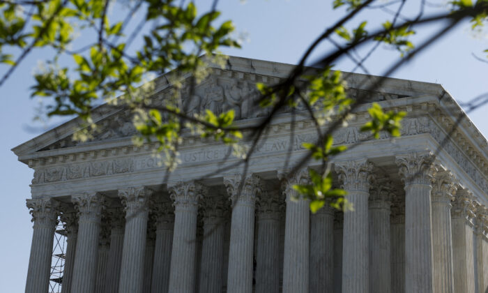 Tối cao Pháp viện Hoa Kỳ tại Hoa Thịnh Đốn hôm 19/04/2023. (Ảnh: Anna Moneymaker/Getty Images)