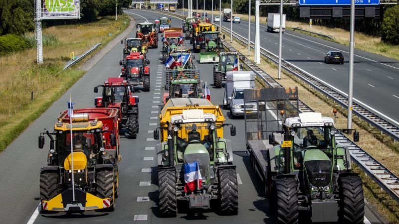 Liệu nông dân Hà Lan có tiếp tục phản đối chính sách khí hậu áp đặt? Đây là một bức ảnh từ tháng Bảy năm ngoái (2022). (Ảnh: Nor Van Der Wal/ANP/AFP qua Getty Images)