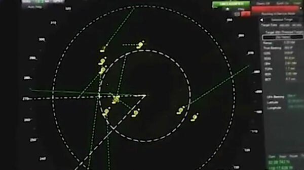 Radar phát hiện UFO bao vây chiến hạm Hải quân Hoa Kỳ. (Ảnh: Ảnh chụp màn hình/Mystery Wire)