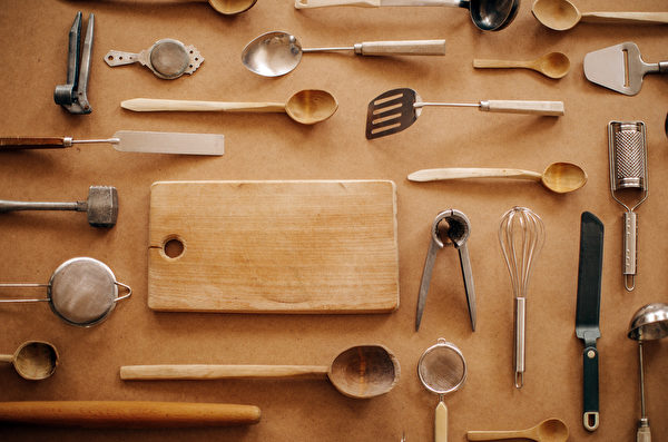 Nhiều khi sự tự tin sẽ bị dập tắt bởi những dụng cụ làm bếp không phù hợp. (Ảnh: Shutterstock)