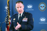 Phát ngôn viên Ngũ Giác Đài, Chuẩn Tướng Lực lượng Không quân Patrick Ryder, nói trong một cuộc họp báo tại Ngũ Giác Đài ở Arlington, Virginia, hôm 16/03/2023. (Ảnh: Win McNamee/Getty Images)