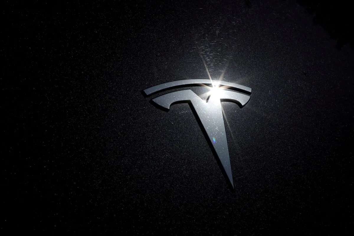 Tổng thống Pháp Macron sẽ gặp ông Elon Musk ở Paris để bàn về việc đầu tư của Tesla