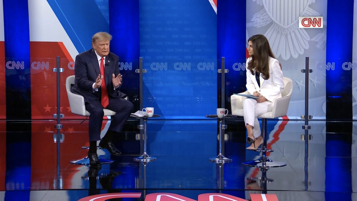 PHÂN TÍCH: So sánh sự kiện gặp gỡ cử tri CNN tổ chức cho ông Trump, bà Haley, và ông Pence
