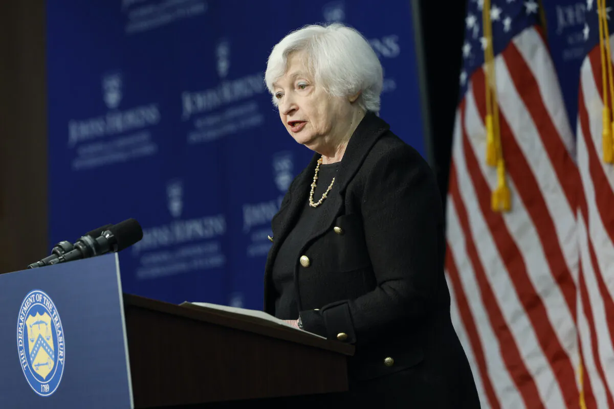 Bộ trưởng Ngân khố Janet Yellen: Rủi ro địa ốc thương mại, áp lực tài chính có thể dẫn đến hợp nhất ngân hàng