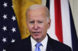 Tổng thống Hoa Kỳ Joe Biden nói trong một cuộc họp báo với Thủ tướng Vương quốc Anh Rishi Sunak tại Phòng phía Đông của Tòa Bạch Ốc ở Hoa Thịnh Đốn hôm 08/06/2023. (Ảnh: Madalina Vasiliu/The Epoch Times)