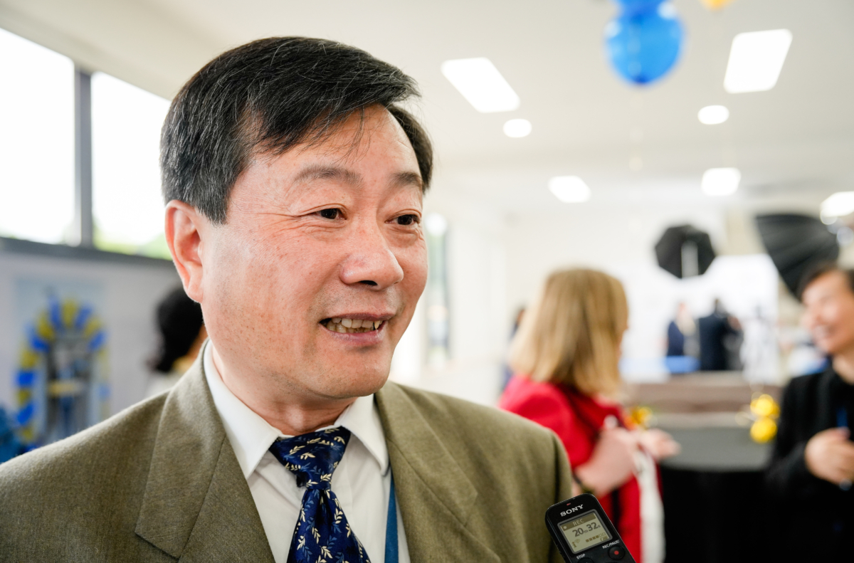 Ông James Qiu, phó chủ tịch điều hành công nghệ của Gan Jing World, tại lễ khai trương tòa nhà trụ sở đầu tiên của công ty, được đặt tên là “MT0” hay “Middletown Zero,” ở Middletown, New York, hôm 22/06/2023. (Ảnh: Samira Bouaou/The Epoch Times)