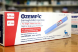 Các hộp thuốc trị tiểu đường Ozempic nằm trên quầy thuốc vào ngày 17/04/2023, tại Los Angeles, Calif. (Ảnh: Mario Tama/Getty Images)