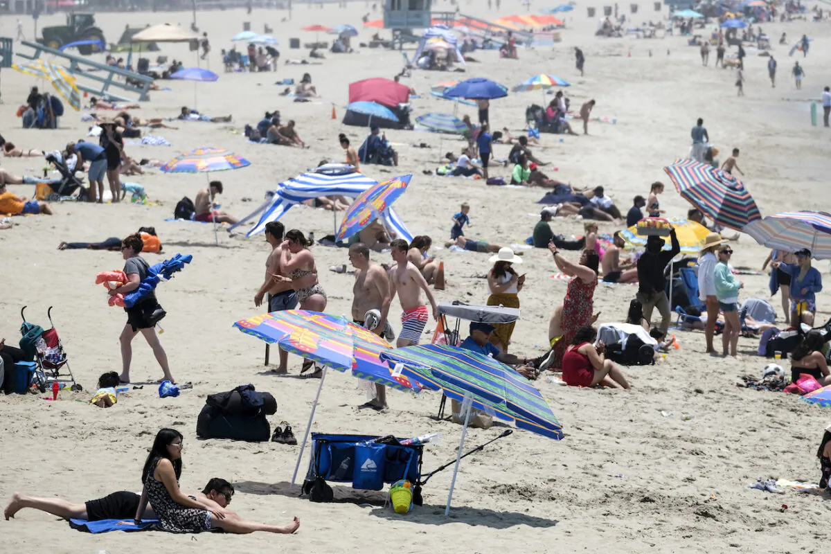 Hơn 100 triệu người Mỹ được cảnh báo về đợt nắng nóng khi mức nhiệt có xu hướng gia tăng