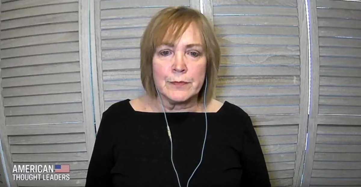 Bà Jennifer Bilek, ký giả điều tra, trong chương trình phỏng vấn “American Thought Leaders” (Các Nhà Lãnh Đạo Tư Tưởng Hoa Kỳ) của EpochTV hôm 16/06/2023 (Ảnh: Chụp màn hình/Epoch TV)