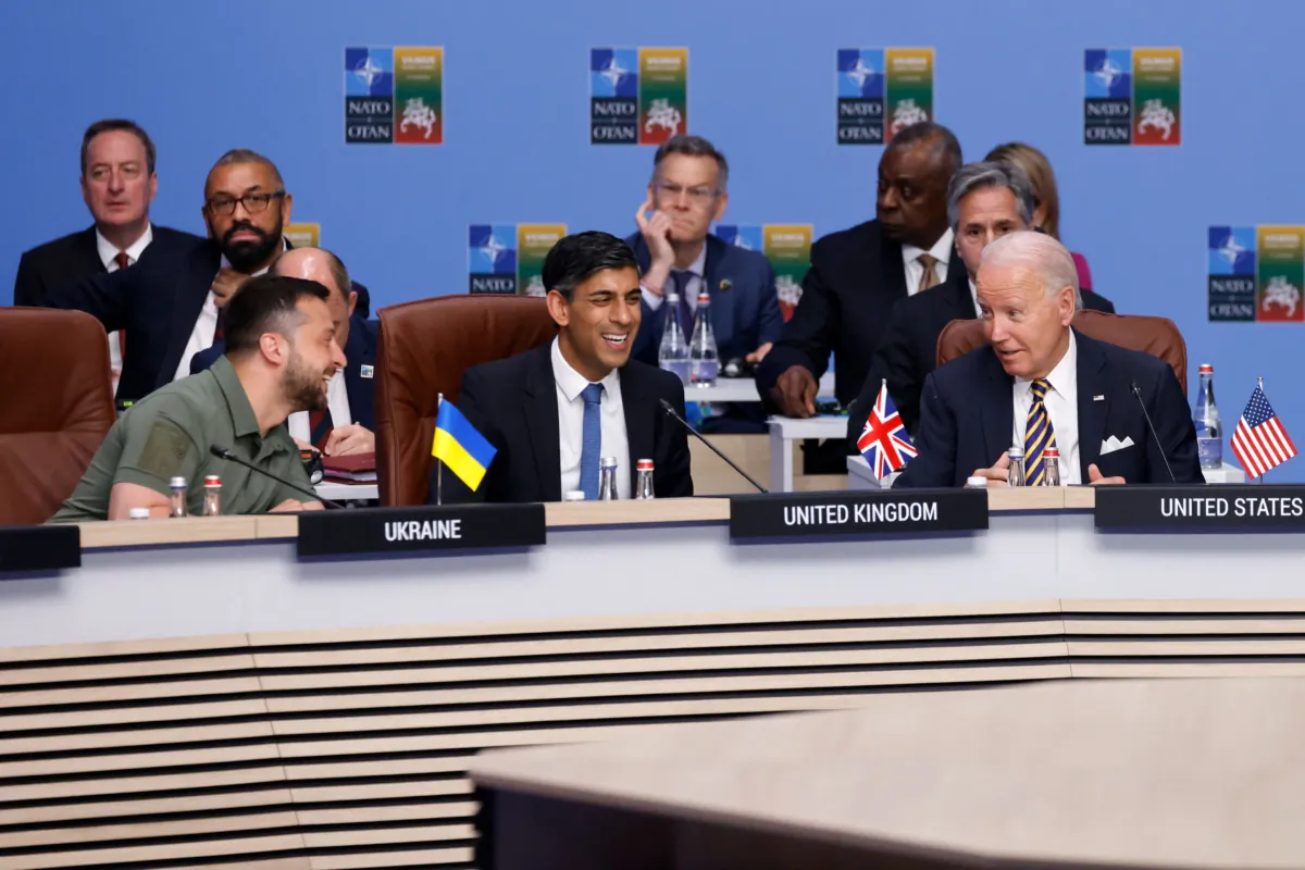TT Biden cam kết bảo đảm an ninh cho Ukraine trong cuộc gặp với ông Zelensky và các nhà lãnh đạo G7