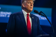 Cựu Tổng thống Hoa Kỳ và là ứng cử viên tổng thống năm 2024 Donald Trump diễn thuyết tại hội nghị Turn Point Action USA ở West Palm Beach, Florida, hôm 15/07/2023. (Ảnh: Giorgio Viera/AFP qua Getty Images)